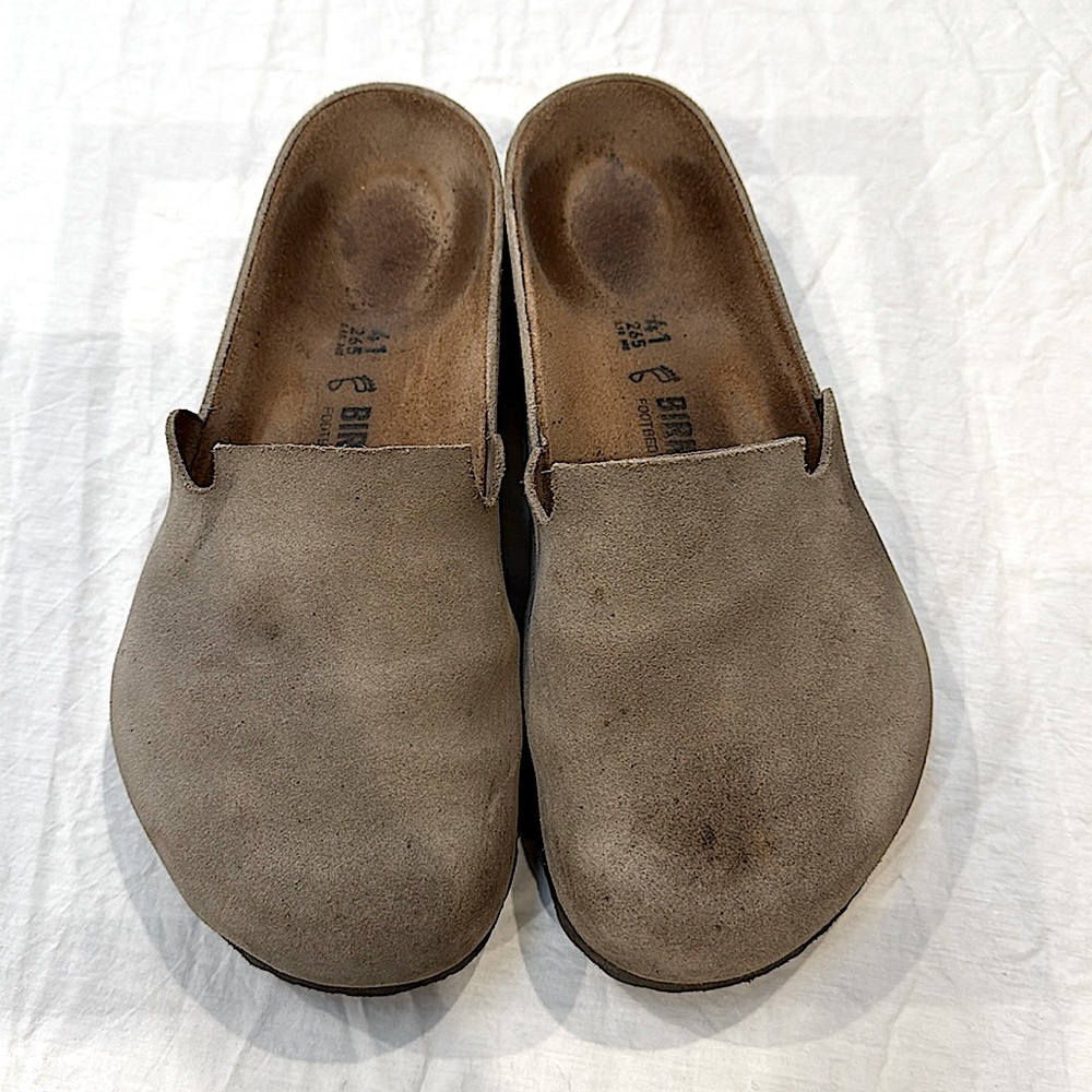 Birkenstock size 41 taupe suede clogs